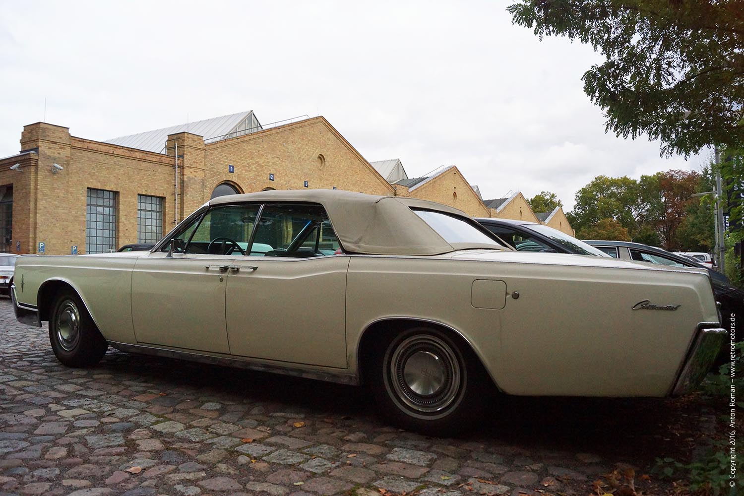 1966 Lincoln Continental Convertible